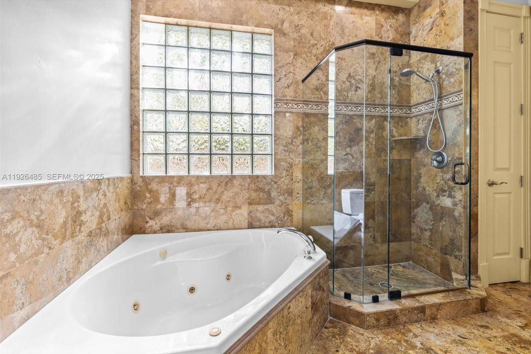 待售: $1,250,000 (6 贝兹, 4 浴室, 3261 平方英尺)