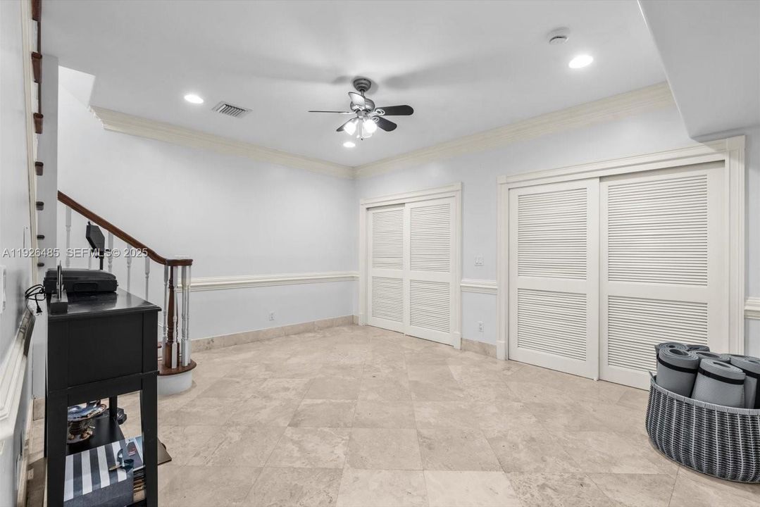 待售: $1,250,000 (6 贝兹, 4 浴室, 3261 平方英尺)