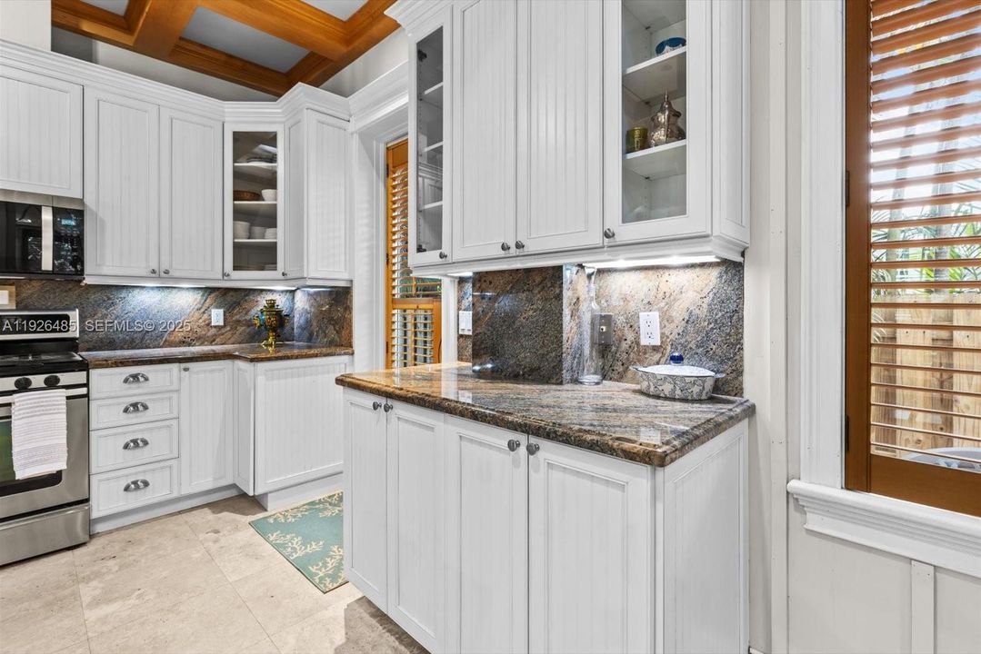 待售: $1,250,000 (6 贝兹, 4 浴室, 3261 平方英尺)