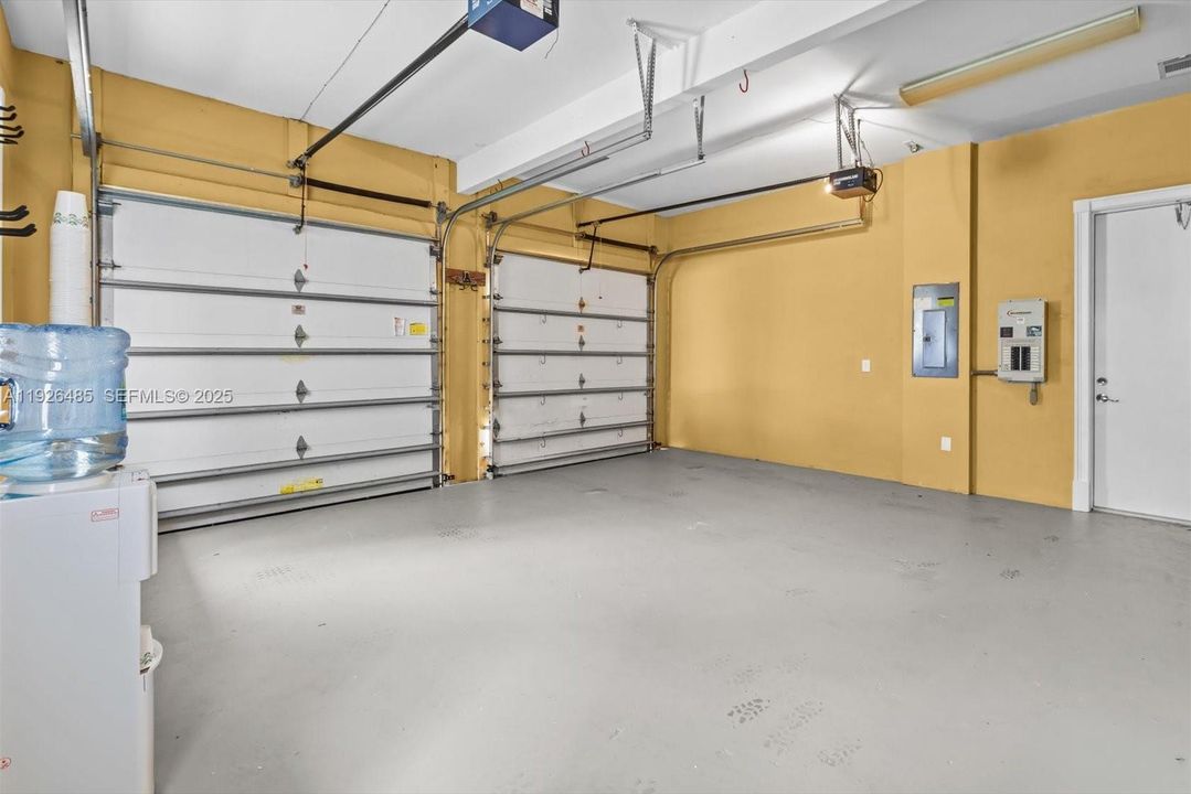 待售: $1,250,000 (6 贝兹, 4 浴室, 3261 平方英尺)