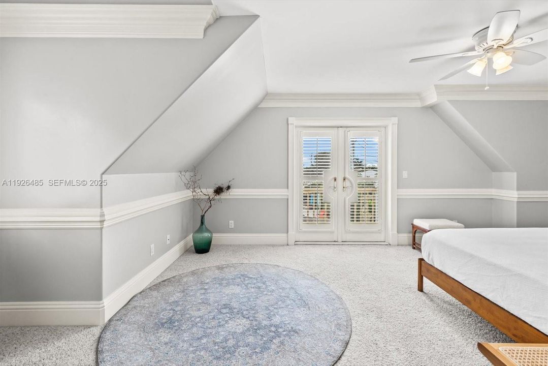 待售: $1,250,000 (6 贝兹, 4 浴室, 3261 平方英尺)