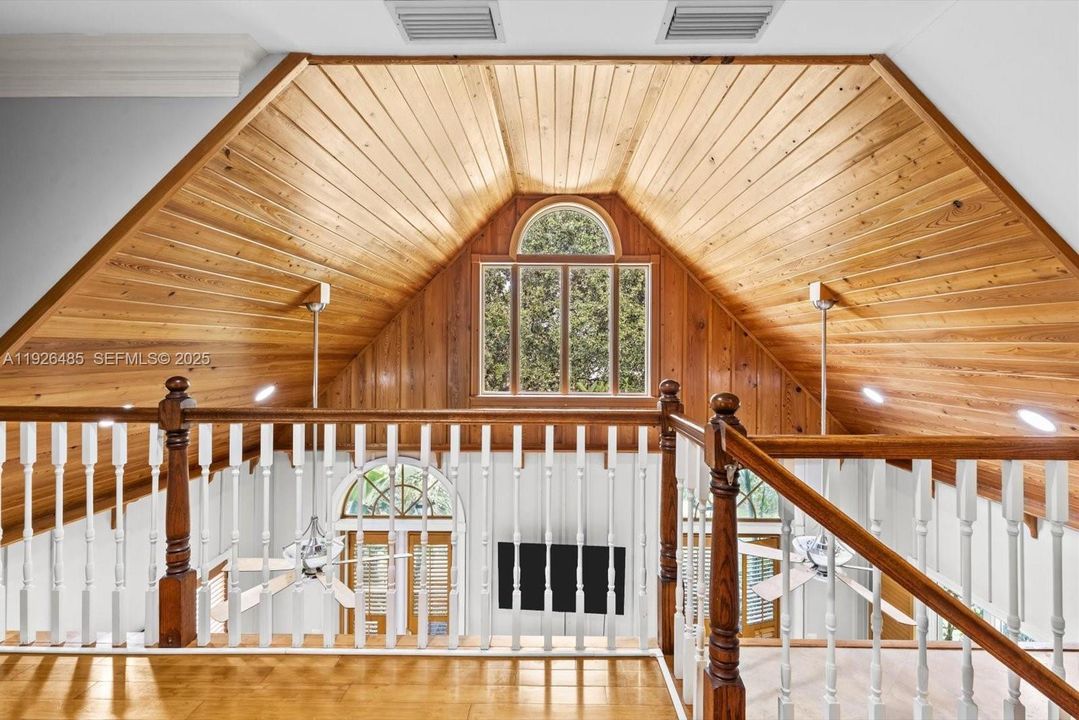 待售: $1,250,000 (6 贝兹, 4 浴室, 3261 平方英尺)