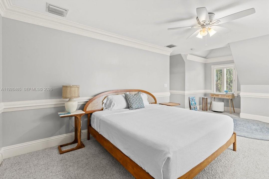 待售: $1,250,000 (6 贝兹, 4 浴室, 3261 平方英尺)