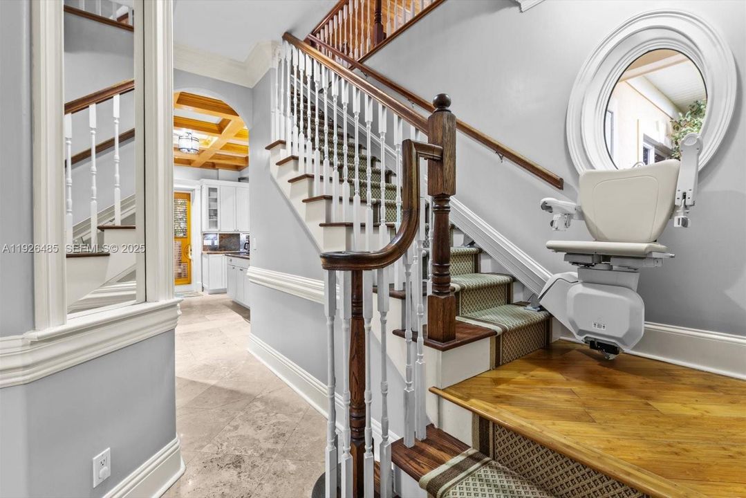 待售: $1,250,000 (6 贝兹, 4 浴室, 3261 平方英尺)