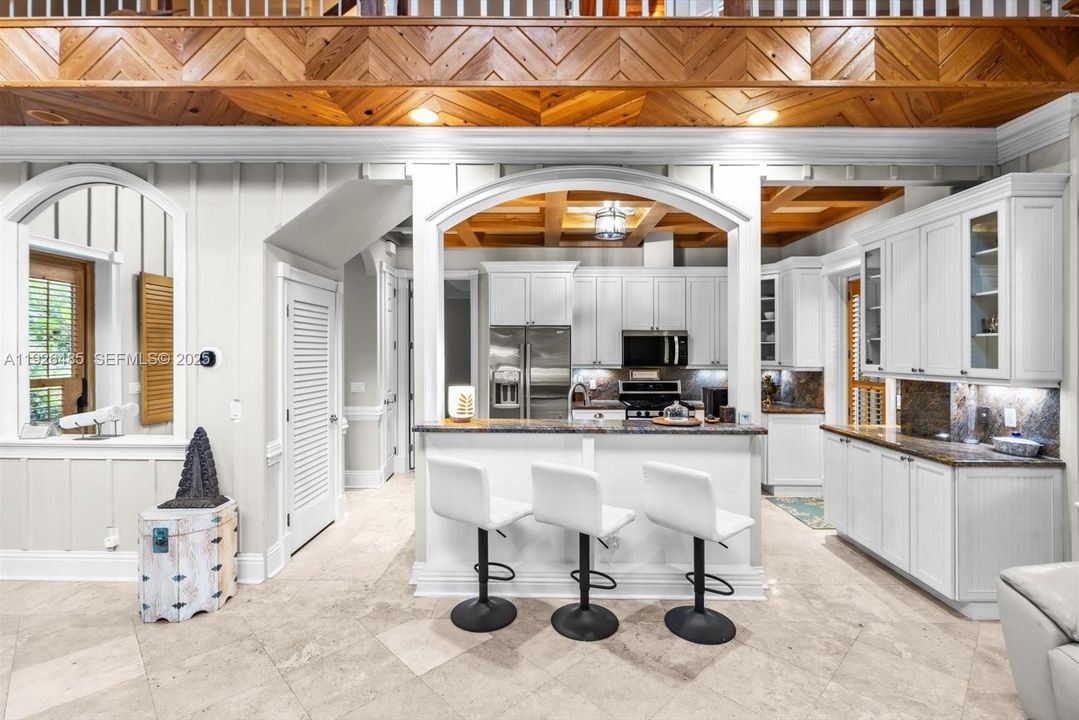 待售: $1,250,000 (6 贝兹, 4 浴室, 3261 平方英尺)