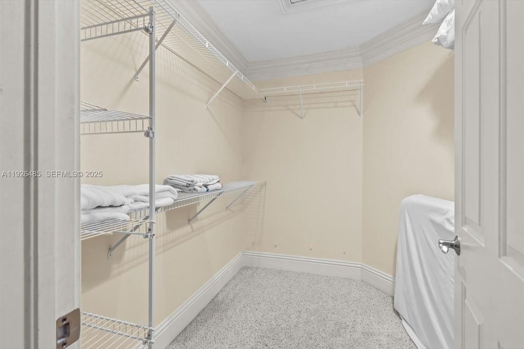 待售: $1,250,000 (6 贝兹, 4 浴室, 3261 平方英尺)