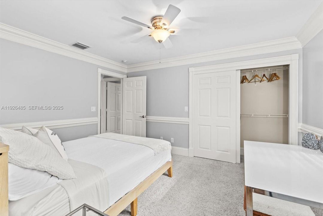 待售: $1,250,000 (6 贝兹, 4 浴室, 3261 平方英尺)