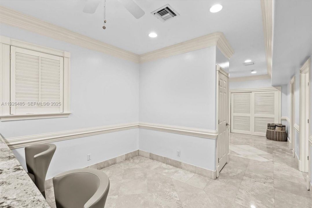 待售: $1,250,000 (6 贝兹, 4 浴室, 3261 平方英尺)