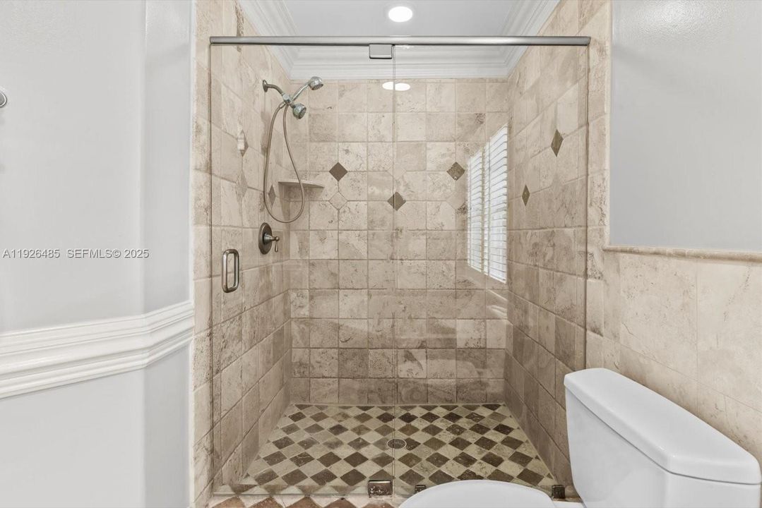 待售: $1,250,000 (6 贝兹, 4 浴室, 3261 平方英尺)