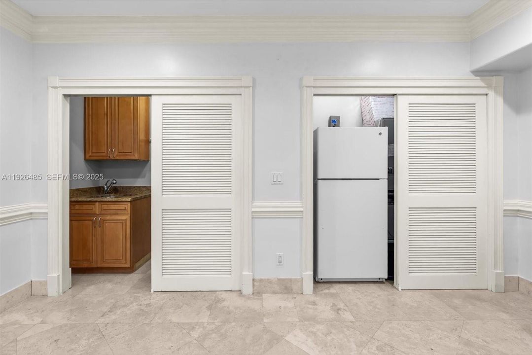 待售: $1,250,000 (6 贝兹, 4 浴室, 3261 平方英尺)