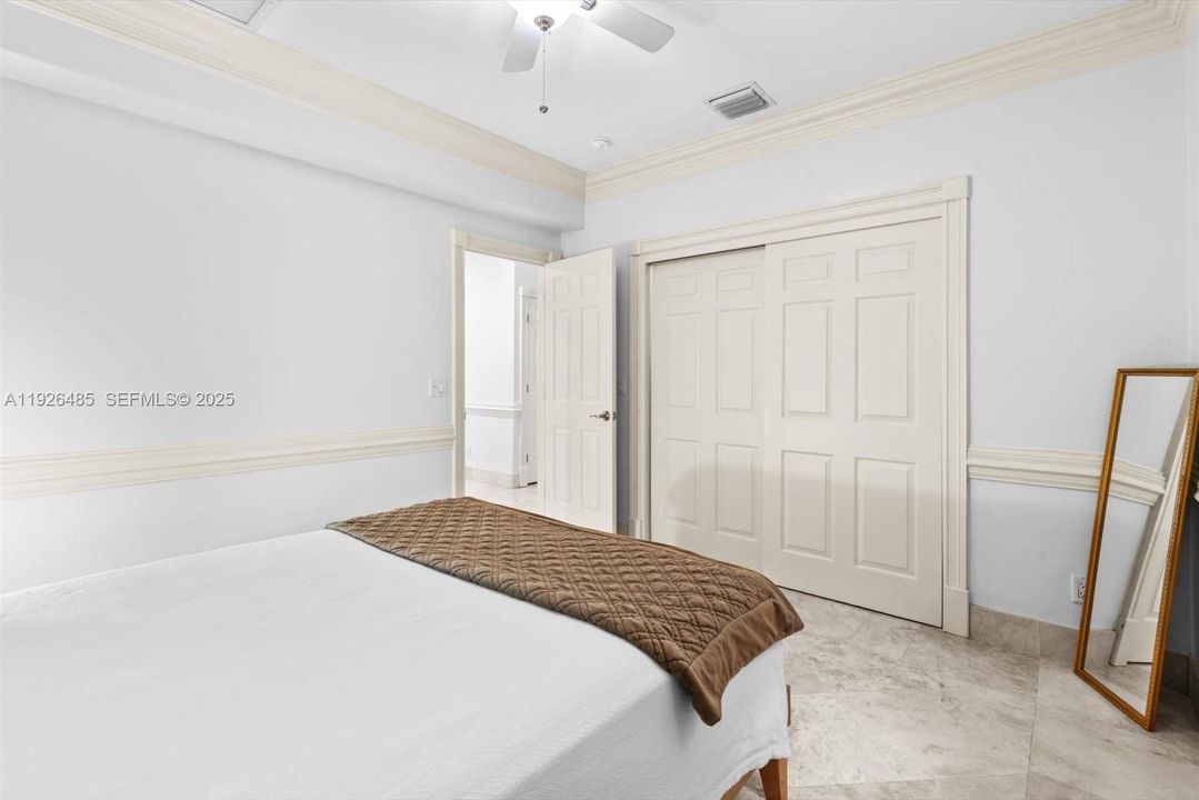 待售: $1,250,000 (6 贝兹, 4 浴室, 3261 平方英尺)