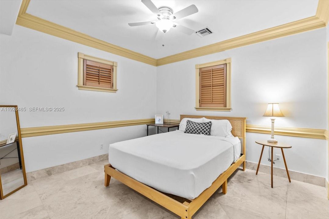 待售: $1,250,000 (6 贝兹, 4 浴室, 3261 平方英尺)