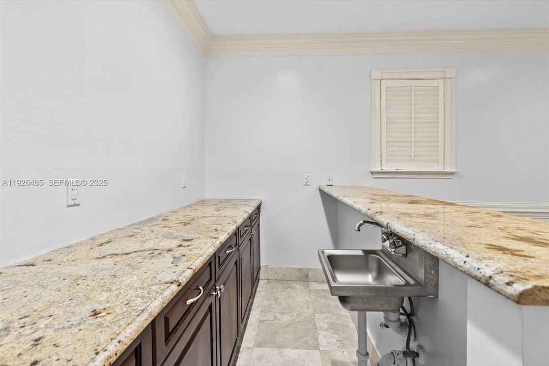 待售: $1,250,000 (6 贝兹, 4 浴室, 3261 平方英尺)