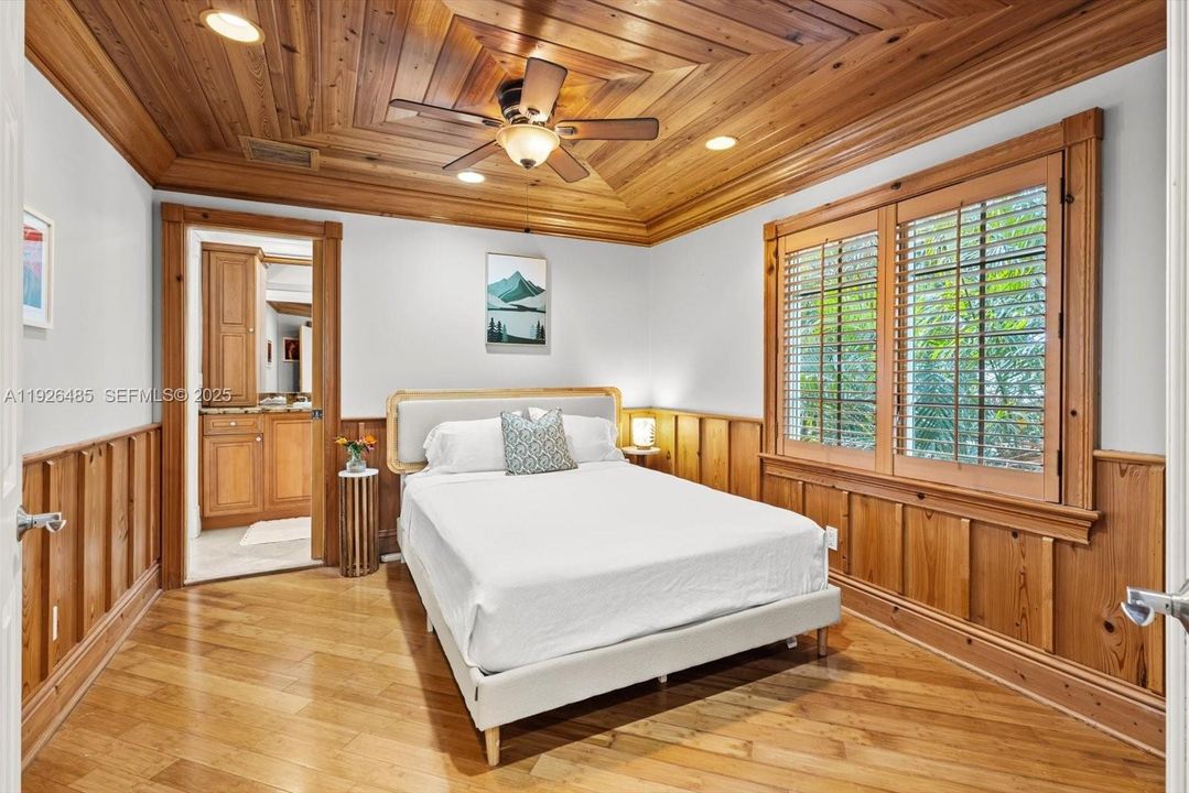 待售: $1,250,000 (6 贝兹, 4 浴室, 3261 平方英尺)