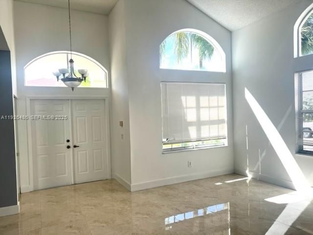 出租: $3,995 (4 贝兹, 3 浴室, 2740 平方英尺)