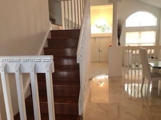 出租: $3,995 (4 贝兹, 3 浴室, 2740 平方英尺)