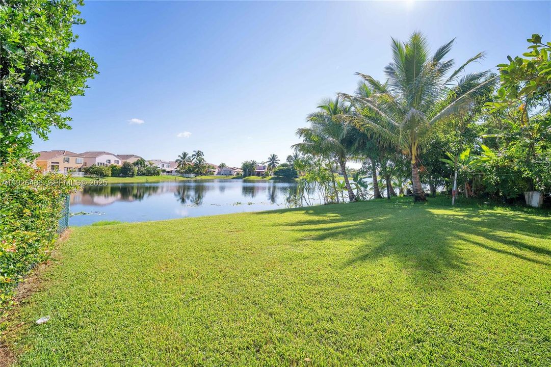 出租: $3,995 (4 贝兹, 3 浴室, 2740 平方英尺)