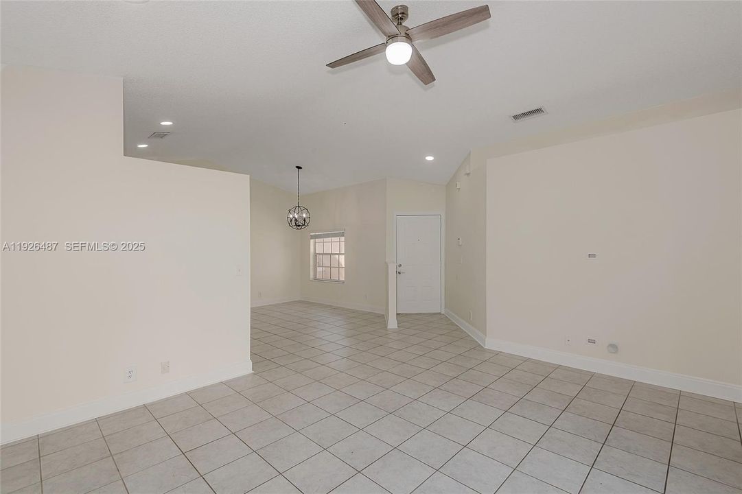 En Venta: $497,995 (3 camas, 2 baños, 1356 Pies cuadrados)