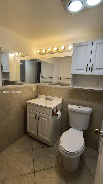 В аренду: $1,400 (1 спален, 1 ванн, 646 Квадратных фут)