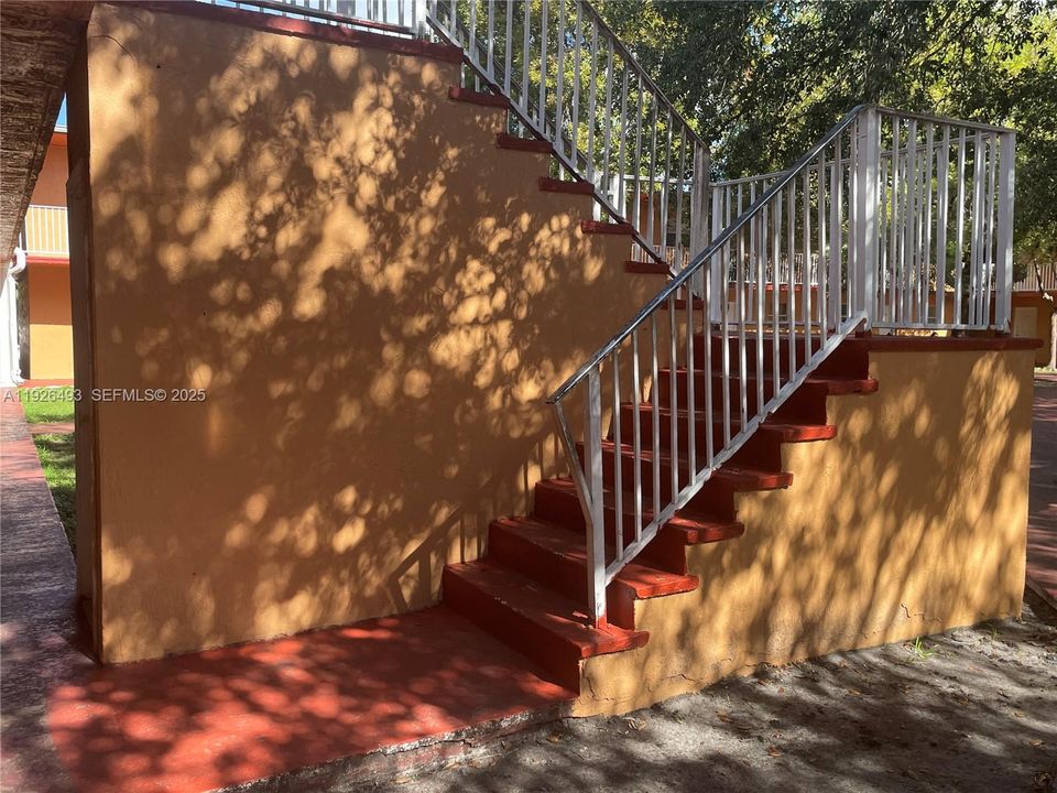 出租: $1,750 (1 贝兹, 1 浴室, 626 平方英尺)