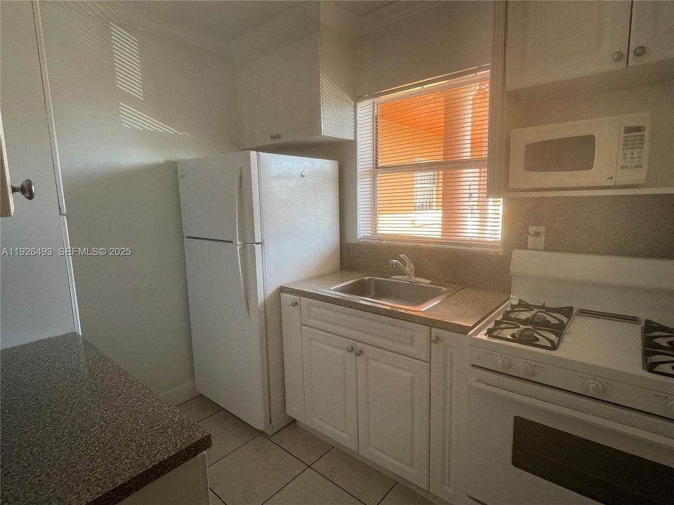 出租: $1,750 (1 贝兹, 1 浴室, 626 平方英尺)