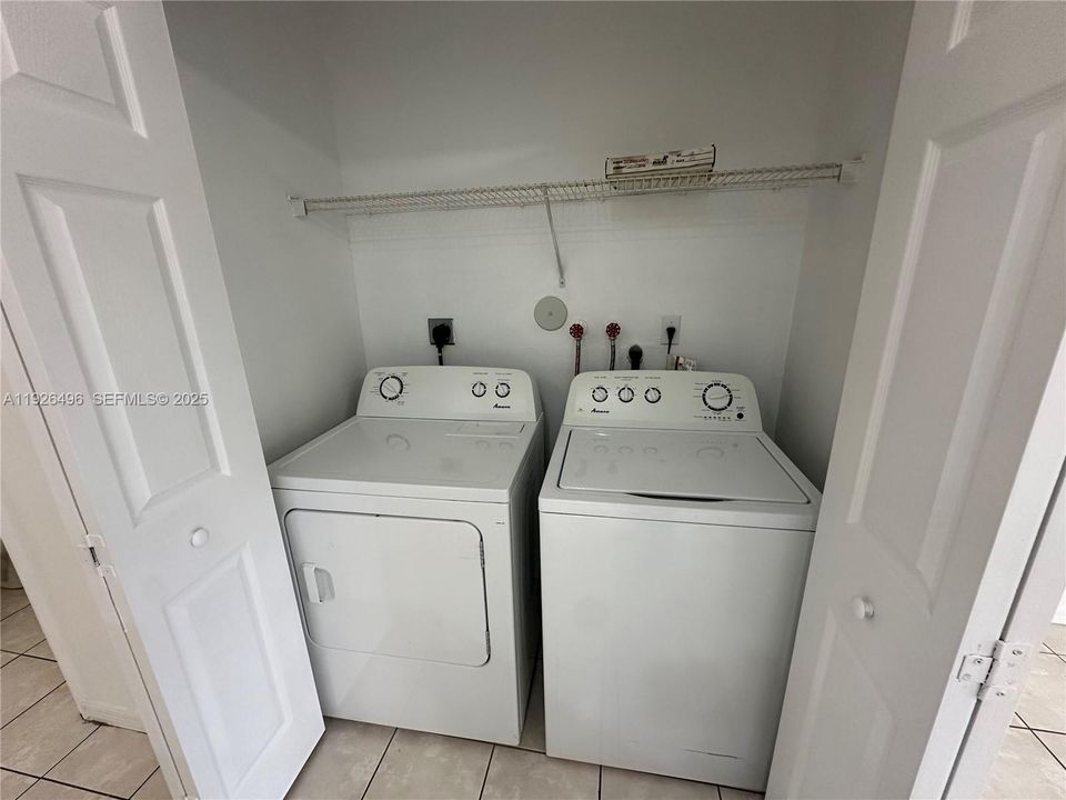 En Renta: $2,300 (3 camas, 2 baños, 1452 Pies cuadrados)