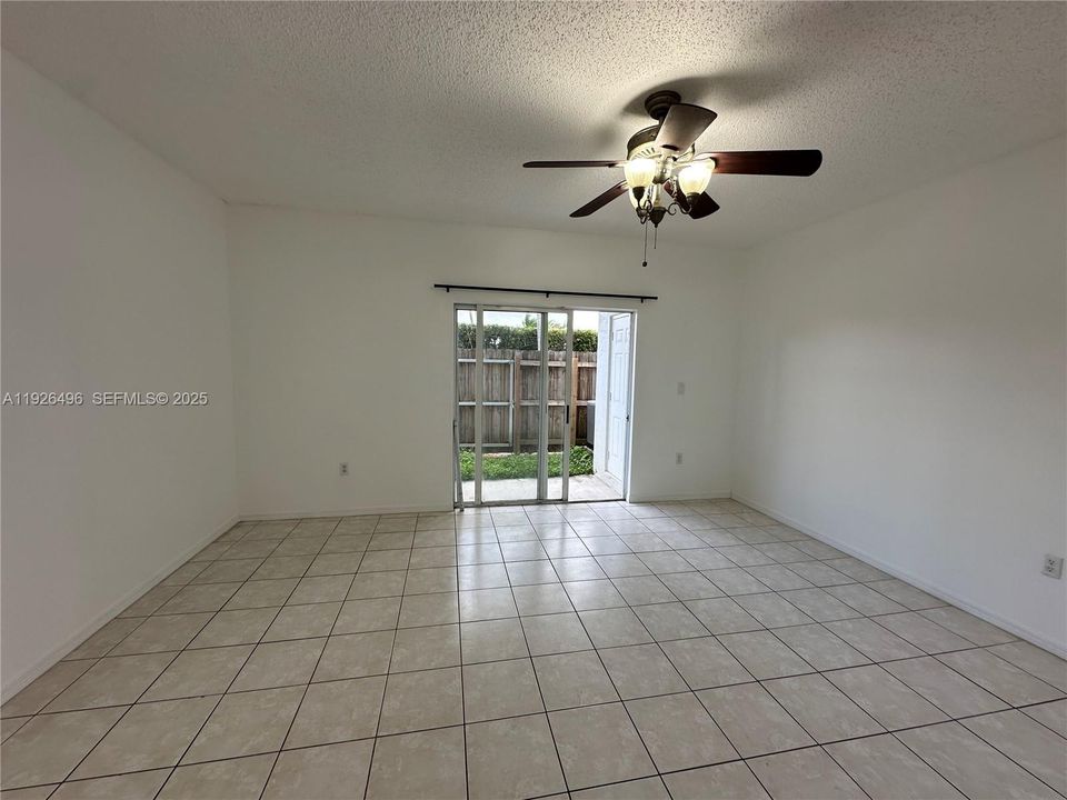 En Renta: $2,300 (3 camas, 2 baños, 1452 Pies cuadrados)