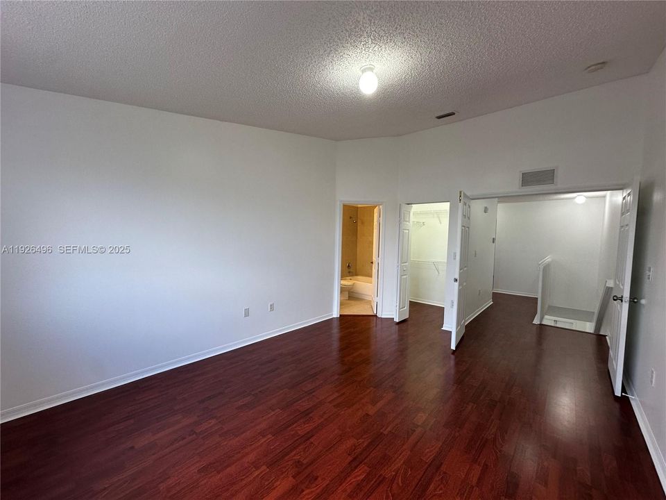 En Renta: $2,300 (3 camas, 2 baños, 1452 Pies cuadrados)