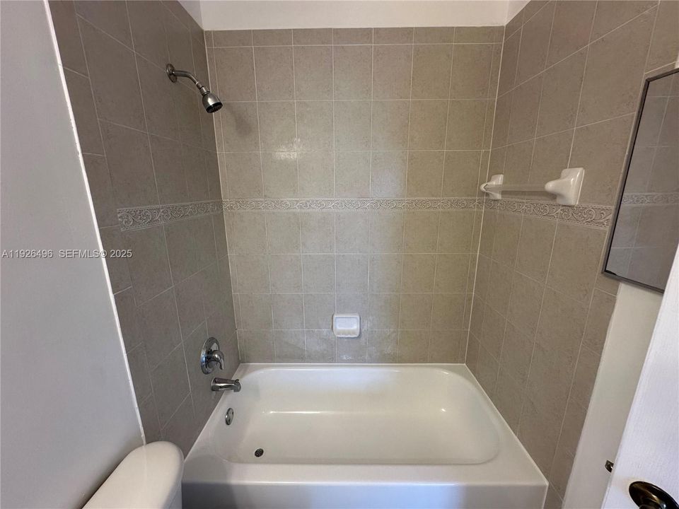 En Renta: $2,300 (3 camas, 2 baños, 1452 Pies cuadrados)