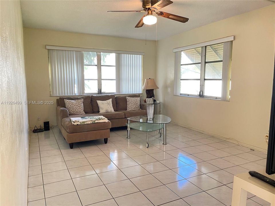 En Venta: $73,000 (1 camas, 1 baños, 730 Pies cuadrados)