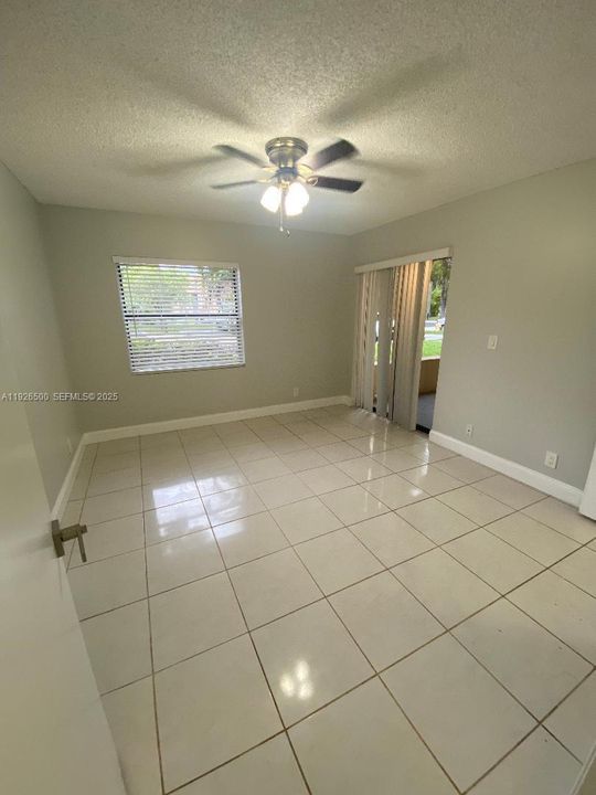 For Rent: $1,725 (1 beds, 1 baths, 754 Square Feet)