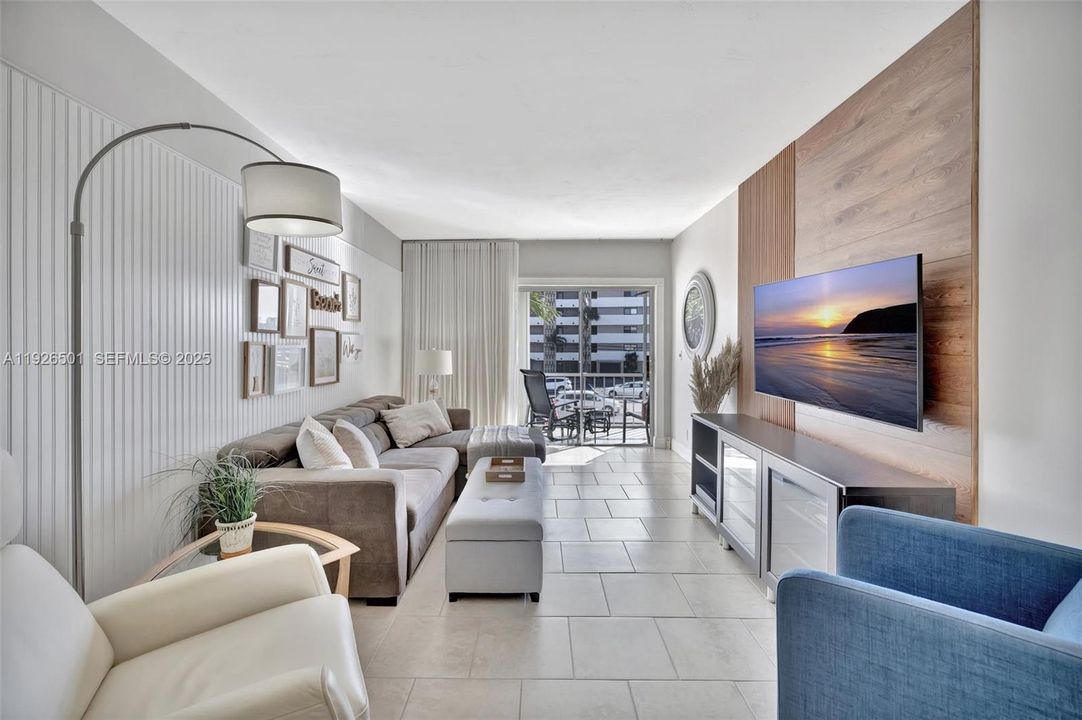 待售: $207,500 (1 贝兹, 1 浴室, 770 平方英尺)