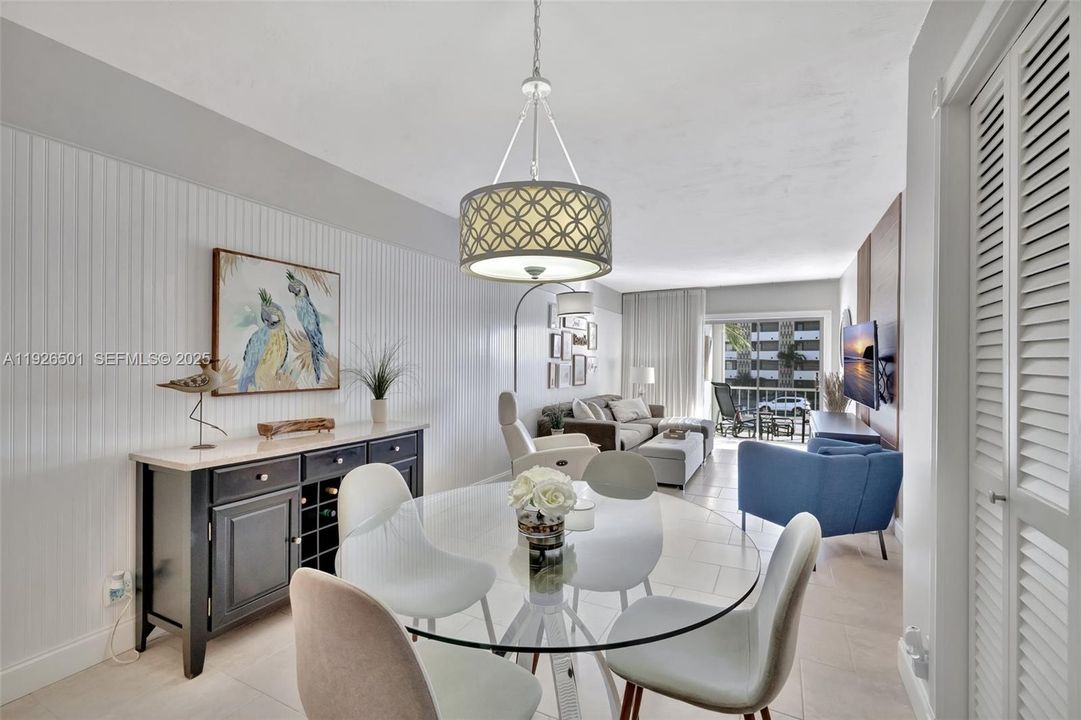 待售: $207,500 (1 贝兹, 1 浴室, 770 平方英尺)