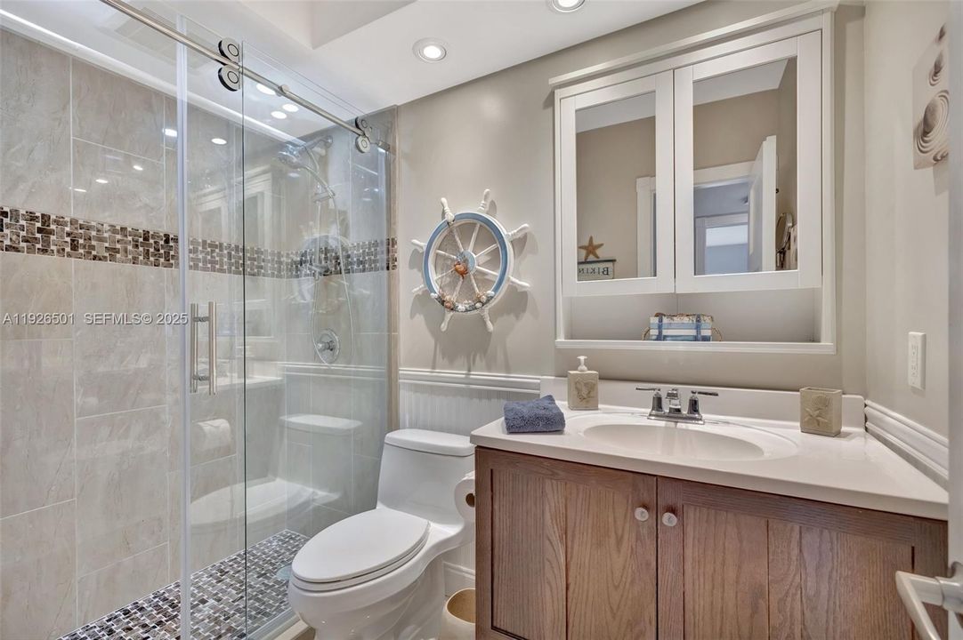 待售: $207,500 (1 贝兹, 1 浴室, 770 平方英尺)