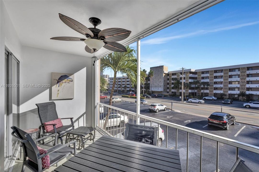 待售: $207,500 (1 贝兹, 1 浴室, 770 平方英尺)