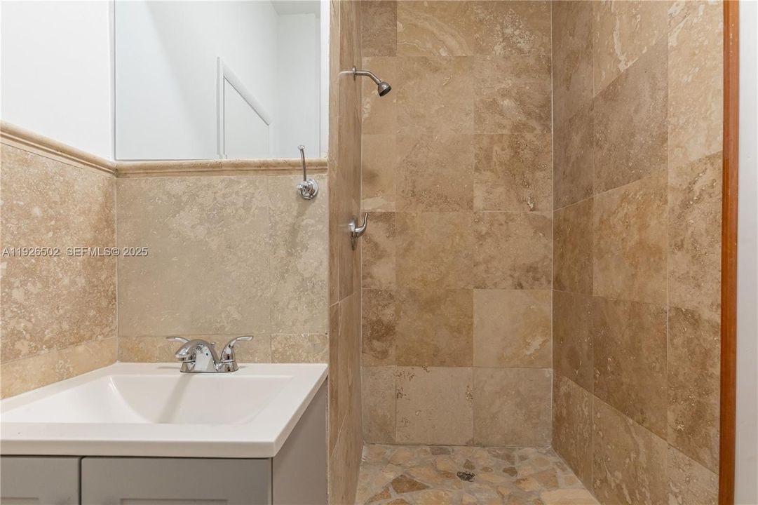 En Venta: $580,000 (4 camas, 2 baños, 1478 Pies cuadrados)