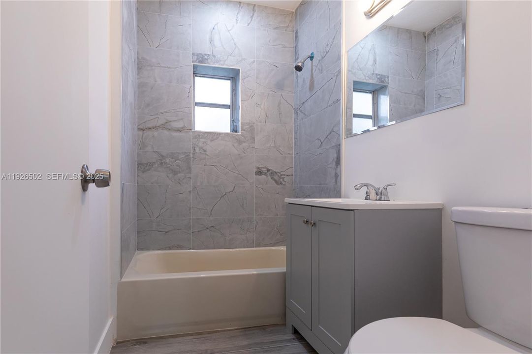 En Venta: $580,000 (4 camas, 2 baños, 1478 Pies cuadrados)