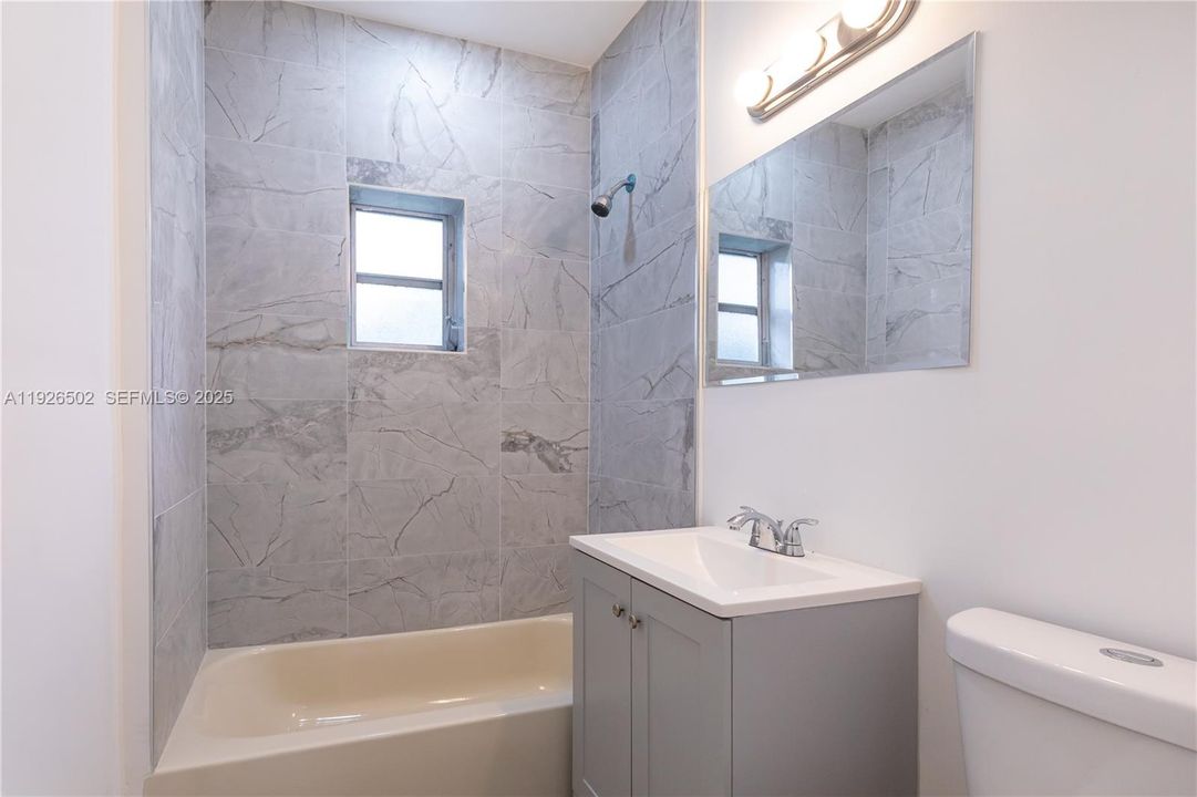 En Venta: $580,000 (4 camas, 2 baños, 1478 Pies cuadrados)