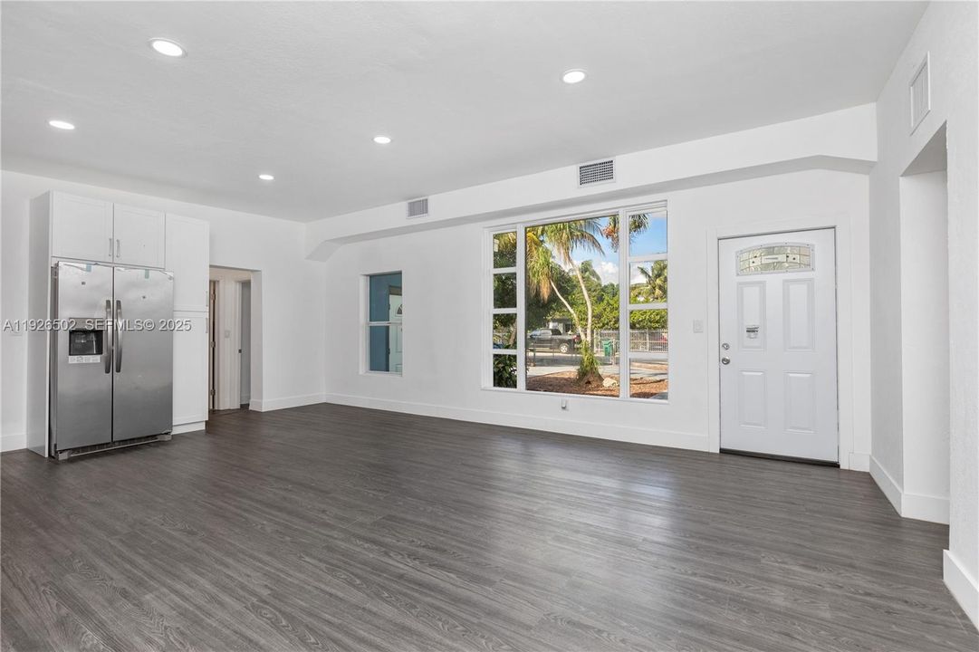 En Venta: $580,000 (4 camas, 2 baños, 1478 Pies cuadrados)