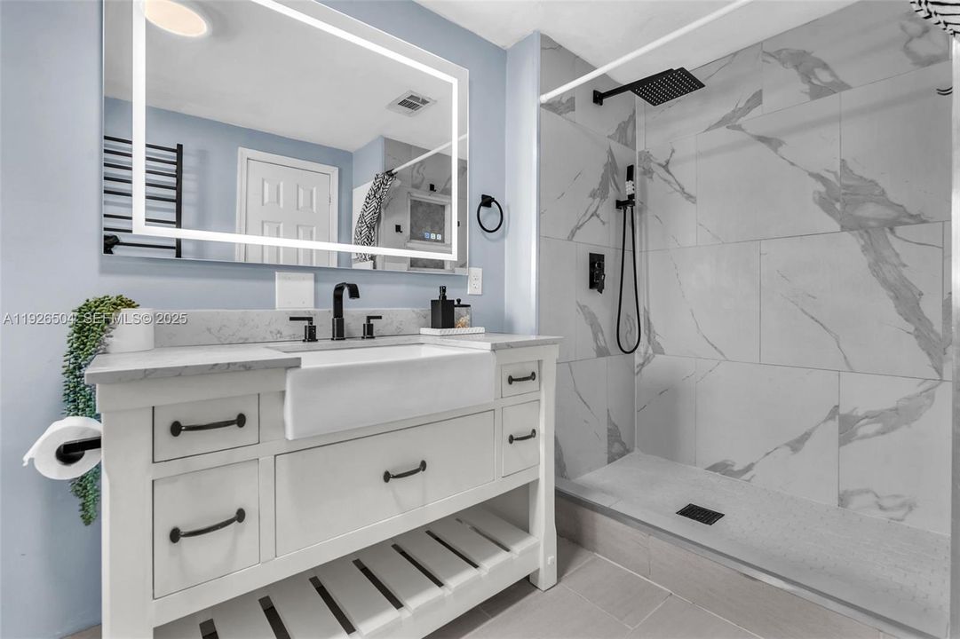 En Venta: $289,000 (3 camas, 2 baños, 1106 Pies cuadrados)