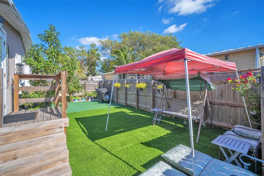 En Venta: $289,000 (3 camas, 2 baños, 1106 Pies cuadrados)