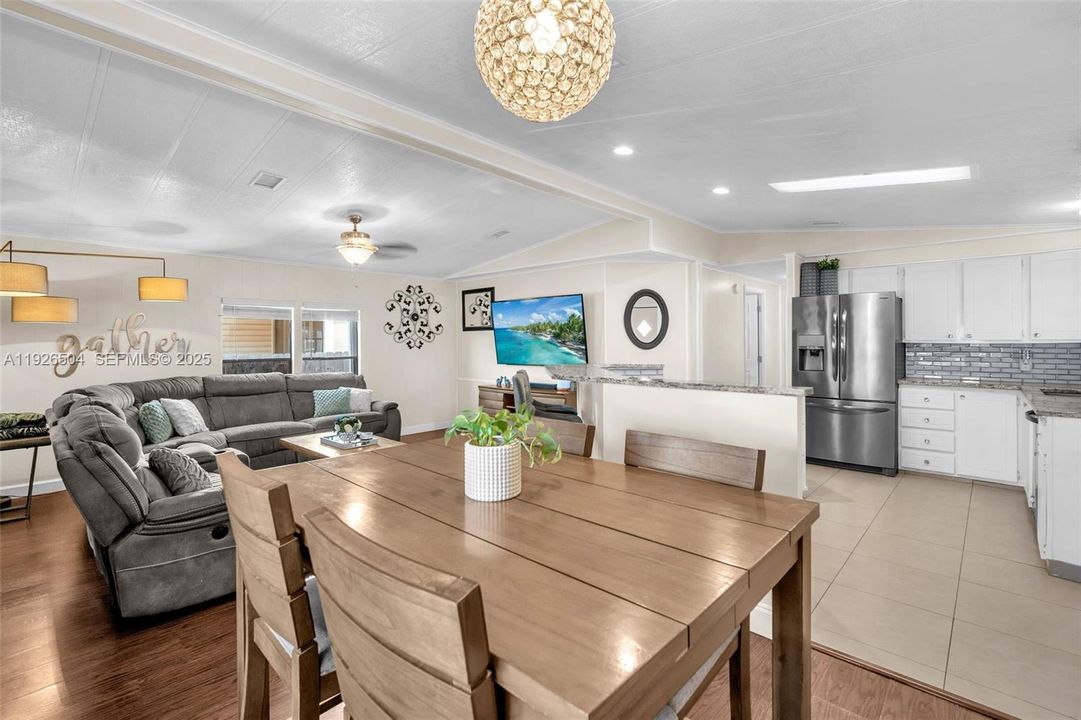 En Venta: $289,000 (3 camas, 2 baños, 1106 Pies cuadrados)