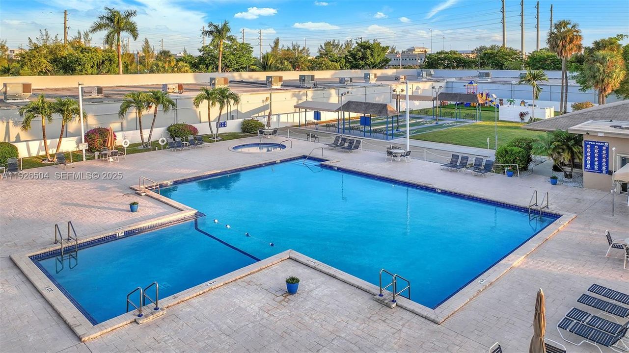 En Venta: $289,000 (3 camas, 2 baños, 1106 Pies cuadrados)