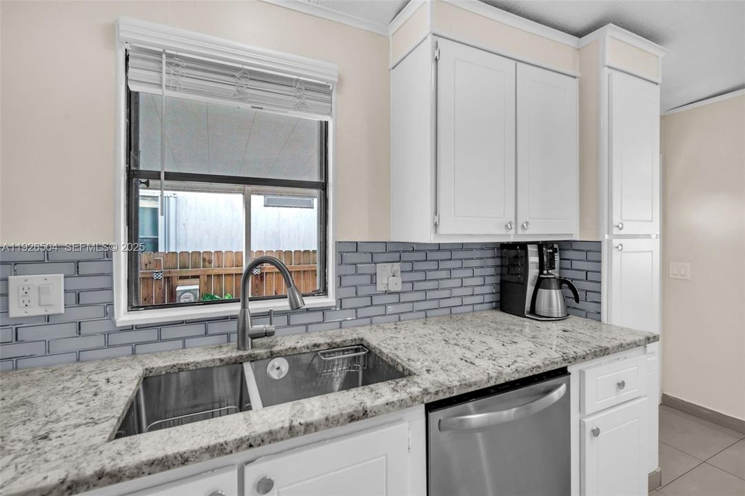 En Venta: $289,000 (3 camas, 2 baños, 1106 Pies cuadrados)