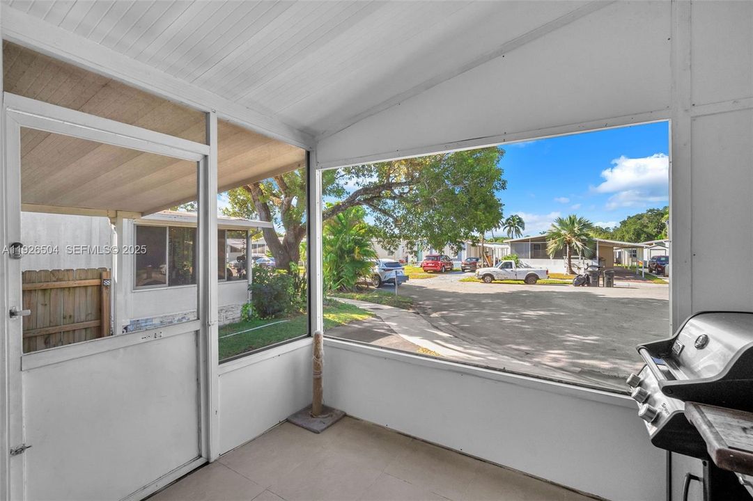 En Venta: $289,000 (3 camas, 2 baños, 1106 Pies cuadrados)