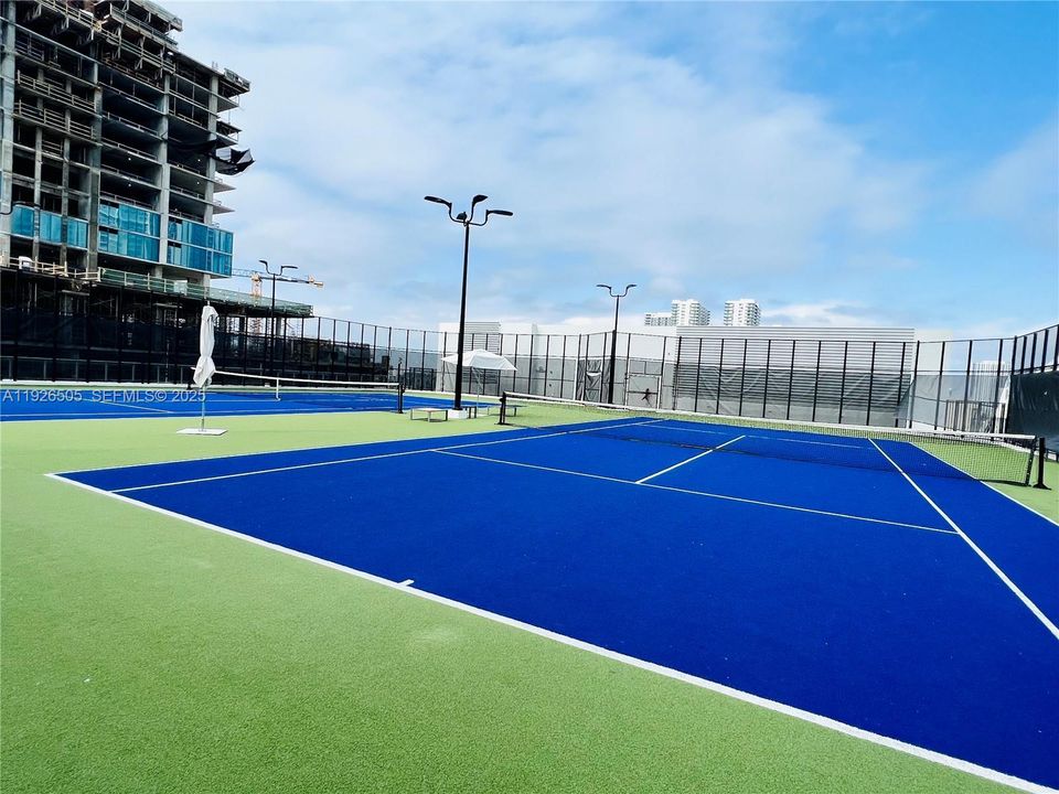 В аренду: $6,750 (2 спален, 3 ванн, 1630 Квадратных фут)