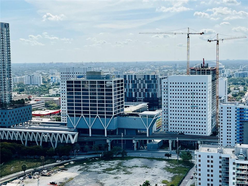 В аренду: $6,750 (2 спален, 3 ванн, 1630 Квадратных фут)