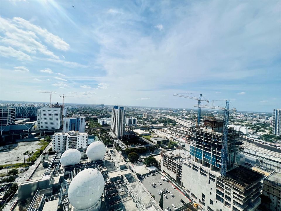 В аренду: $6,750 (2 спален, 3 ванн, 1630 Квадратных фут)