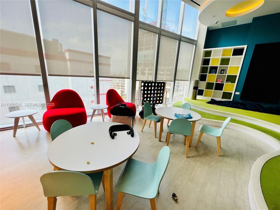 В аренду: $6,750 (2 спален, 3 ванн, 1630 Квадратных фут)