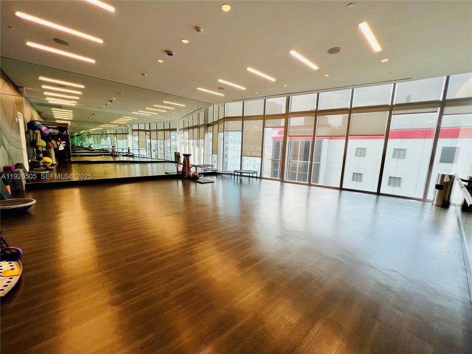 В аренду: $6,750 (2 спален, 3 ванн, 1630 Квадратных фут)